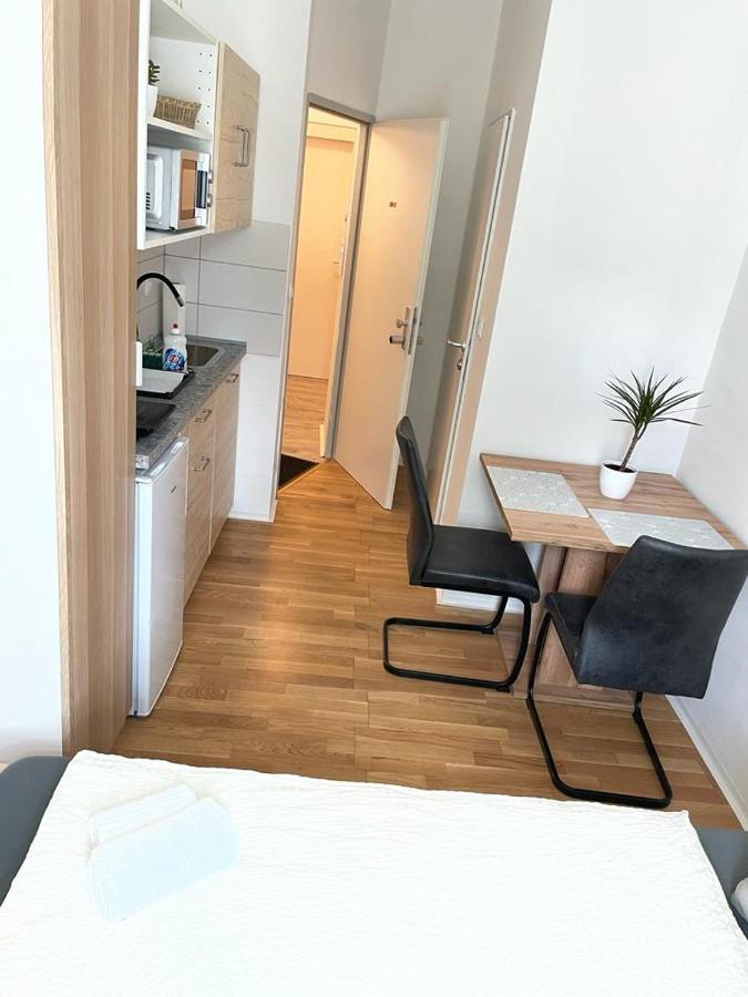 Luna Apartments Wina Bagian luar foto