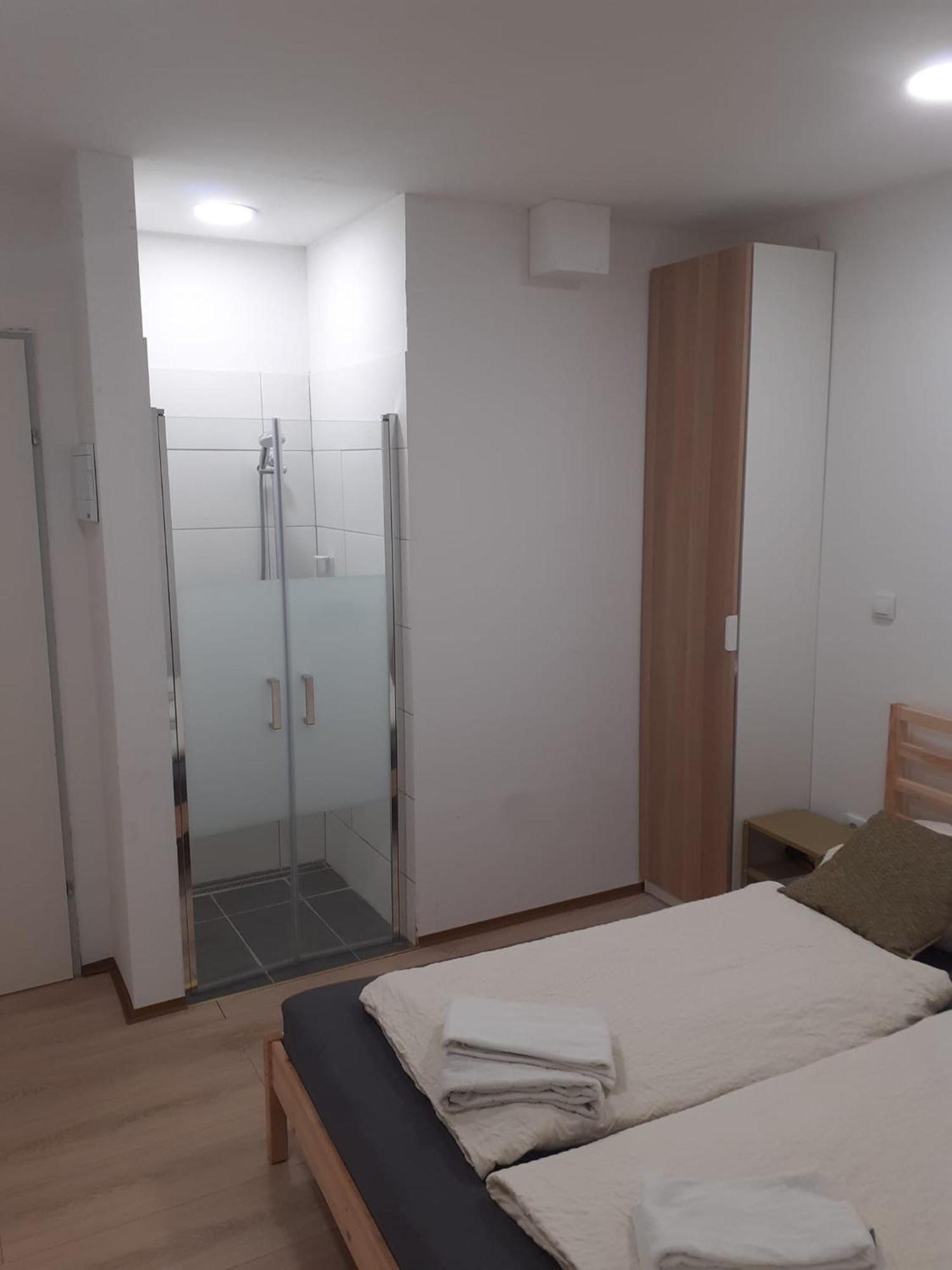 Luna Apartments Wina Bagian luar foto