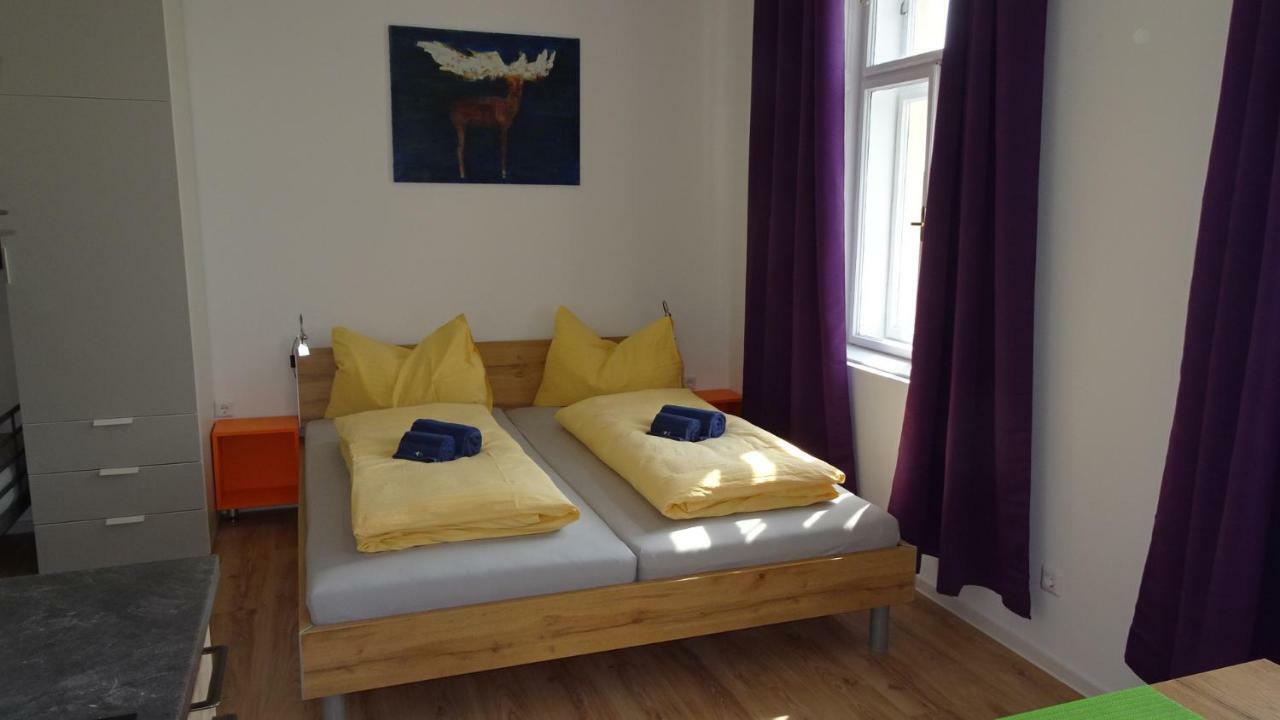 Luna Apartments Wina Bagian luar foto